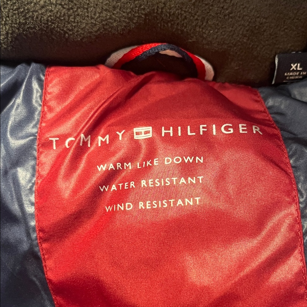 Tommy Hilfiger Camo Puffer Jacket NWOT - Picture 2 of 12